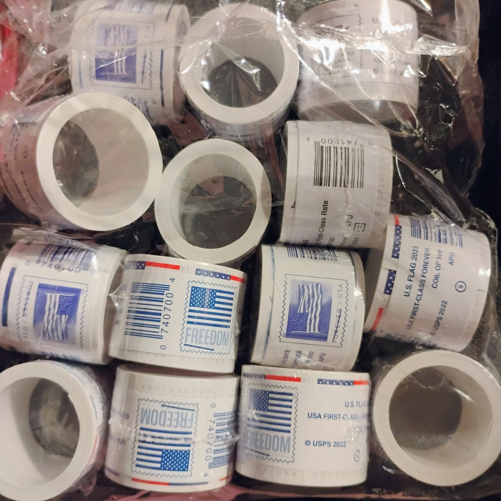 Roll Of 100 Forever Stamps American Flag Design - Picture 5 of 5